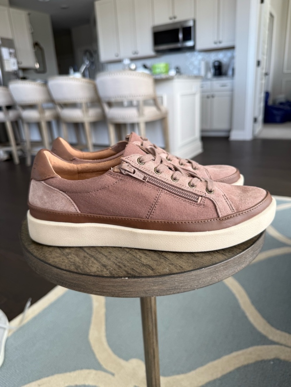 Vionic Mayra Sneaker - Picture 5 of 7
